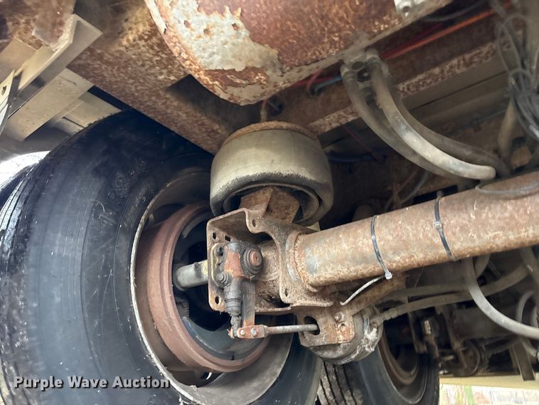 image for item EV2566 2005 Merritt livestock trailer