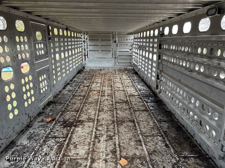 image for item EV2566 2005 Merritt livestock trailer