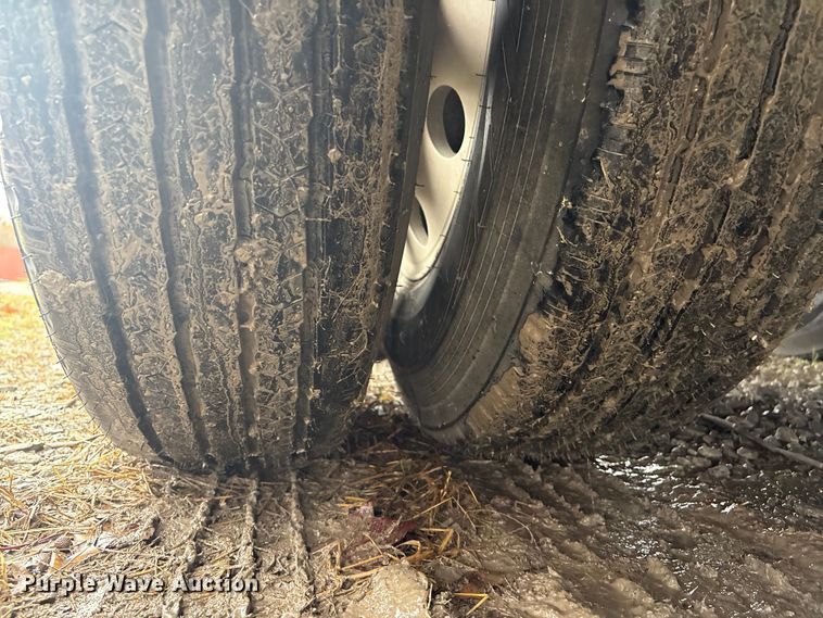 image for item EV2566 2005 Merritt livestock trailer