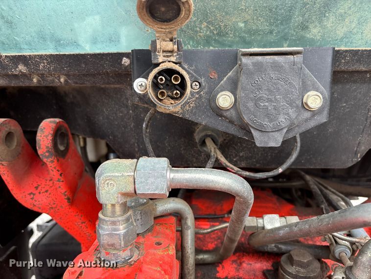 image for item EV3360 1999 New Holland TS100 tractor