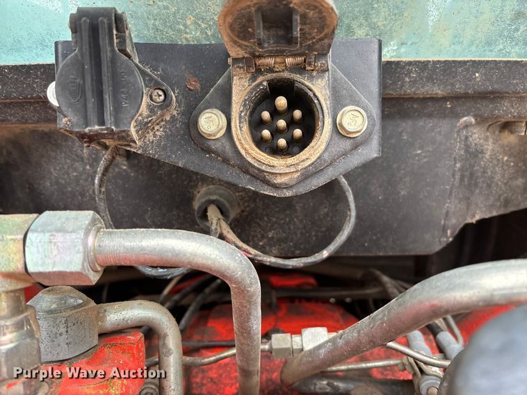 image for item EV3360 1999 New Holland TS100 tractor