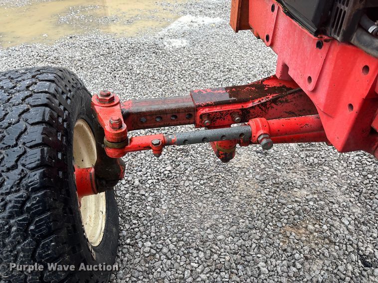 image for item EV3360 1999 New Holland TS100 tractor