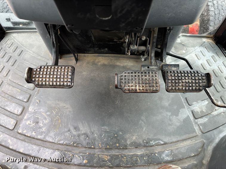 image for item EV3360 1999 New Holland TS100 tractor