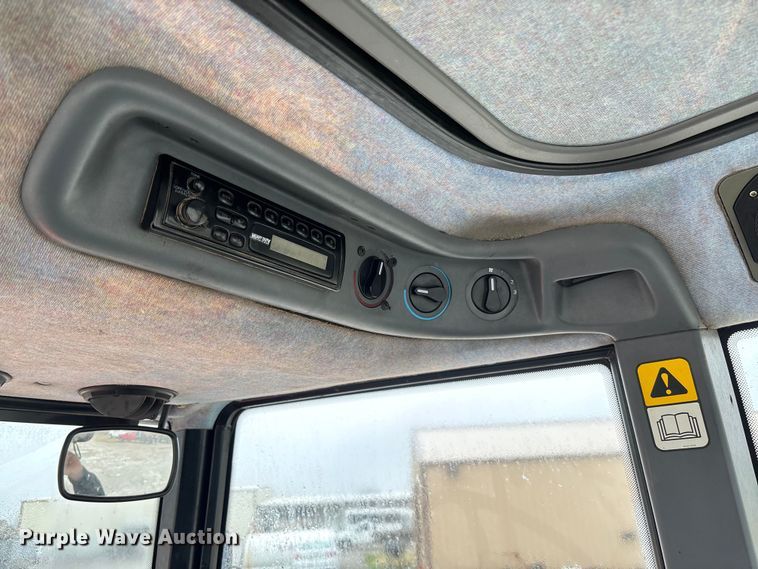 image for item EV3360 1999 New Holland TS100 tractor