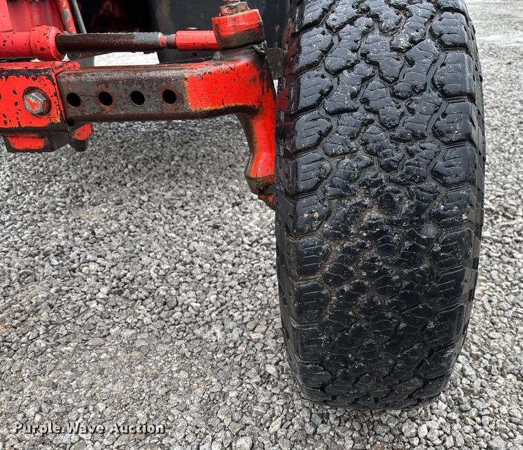 image for item EV3360 1999 New Holland TS100 tractor