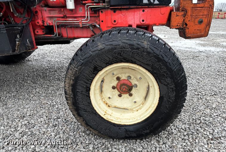 image for item EV3360 1999 New Holland TS100 tractor