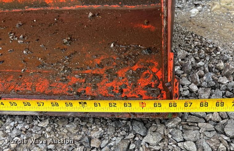 image for item EV3368 Kubota L2256 bucket