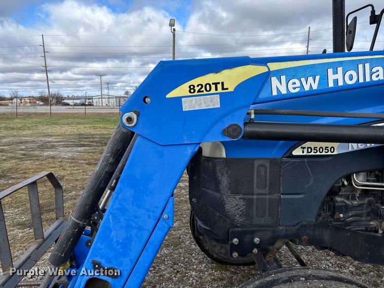 image for item EV3383 2011 New Holland TD5050 tractor