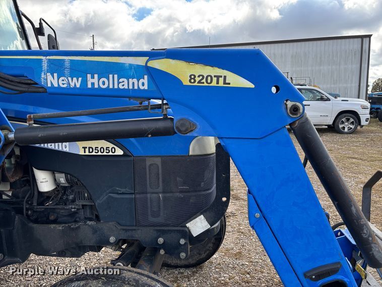 image for item EV3383 2011 New Holland TD5050 tractor