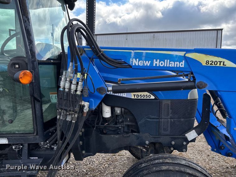 image for item EV3383 2011 New Holland TD5050 tractor