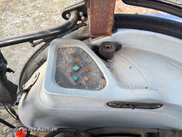 image for item EV3383 2011 New Holland TD5050 tractor