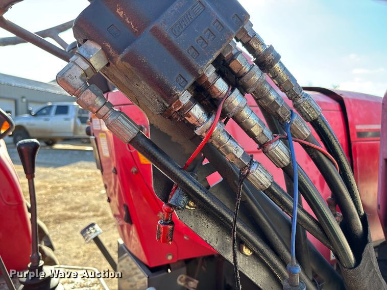 image for item EV3391 2010 Mahindra 5525 tractor