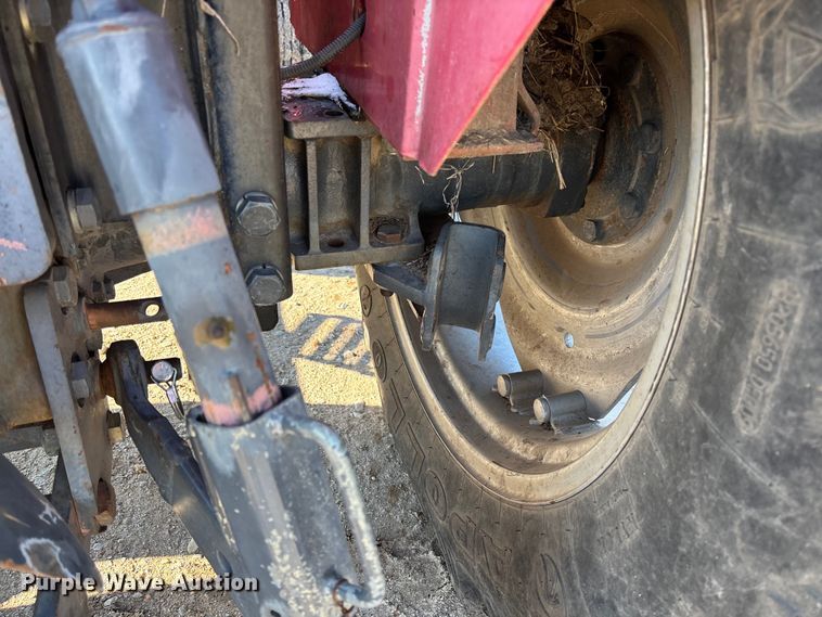 image for item EV3391 2010 Mahindra 5525 tractor