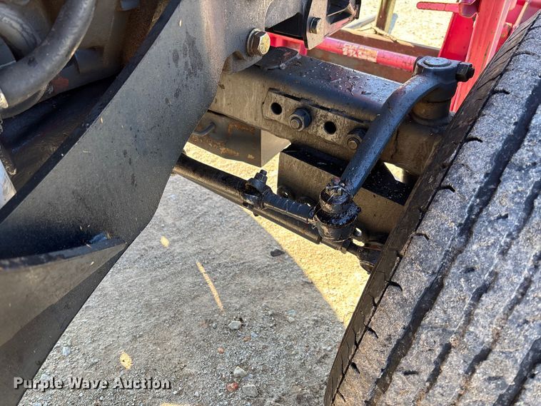 image for item EV3391 2010 Mahindra 5525 tractor