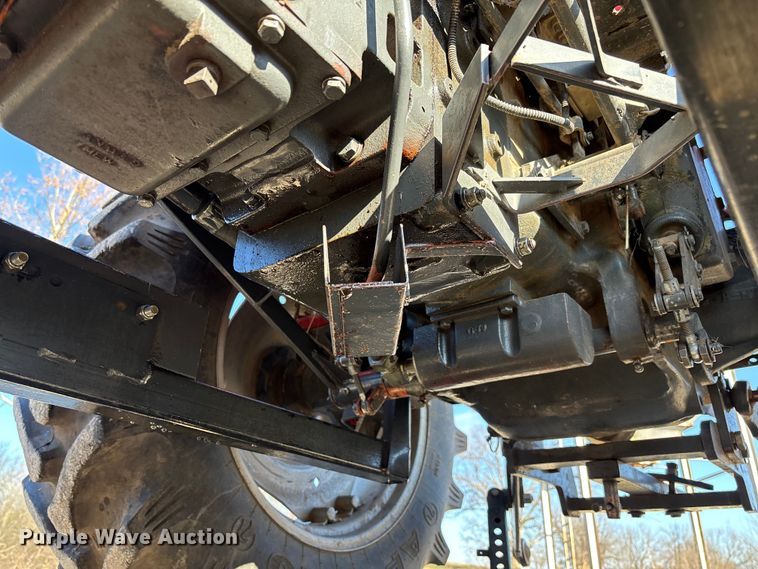 image for item EV3391 2010 Mahindra 5525 tractor