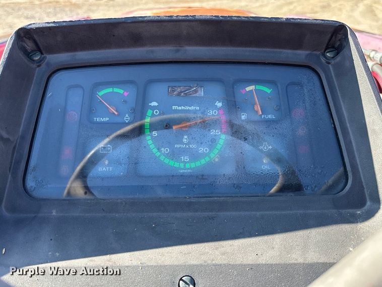 image for item EV3391 2010 Mahindra 5525 tractor