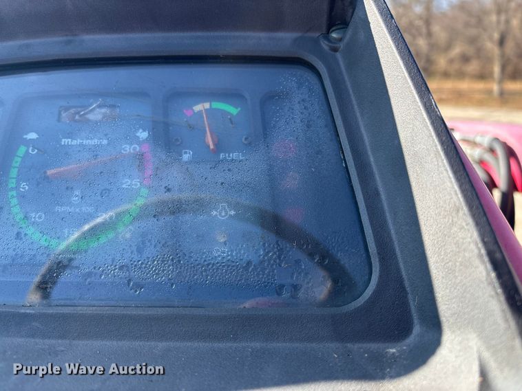 image for item EV3391 2010 Mahindra 5525 tractor