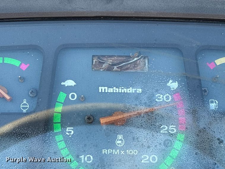 image for item EV3391 2010 Mahindra 5525 tractor