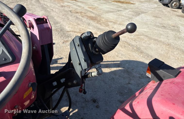 image for item EV3391 2010 Mahindra 5525 tractor