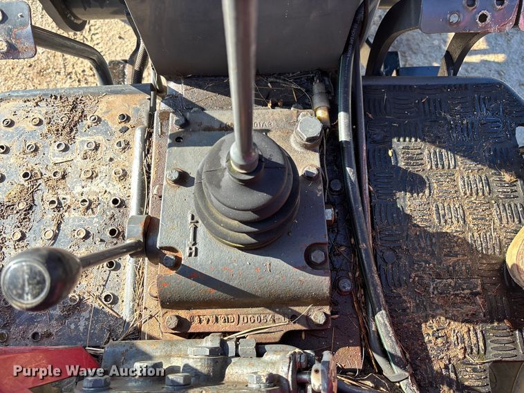 image for item EV3391 2010 Mahindra 5525 tractor