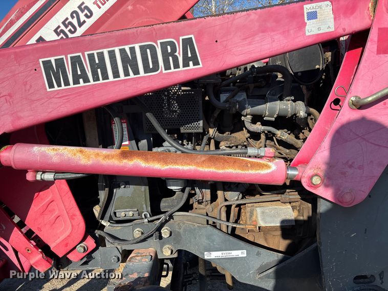 image for item EV3391 2010 Mahindra 5525 tractor