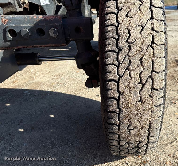 image for item EV3391 2010 Mahindra 5525 tractor