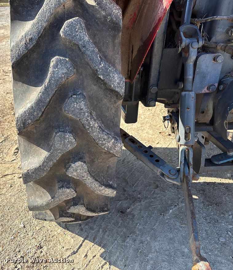 image for item EV3391 2010 Mahindra 5525 tractor