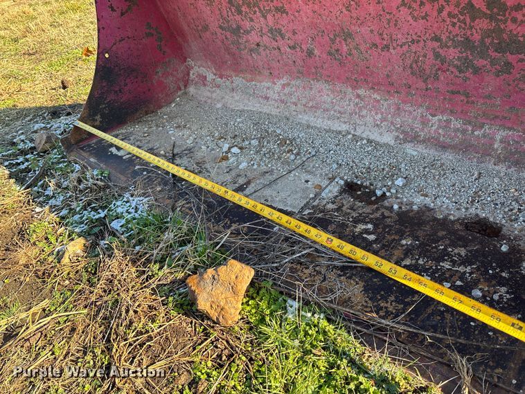 image for item EV3391 2010 Mahindra 5525 tractor