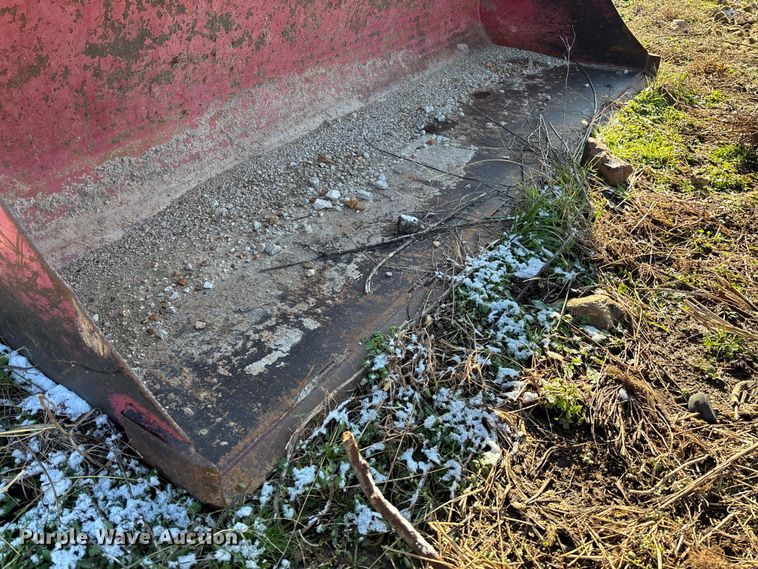 image for item EV3391 2010 Mahindra 5525 tractor