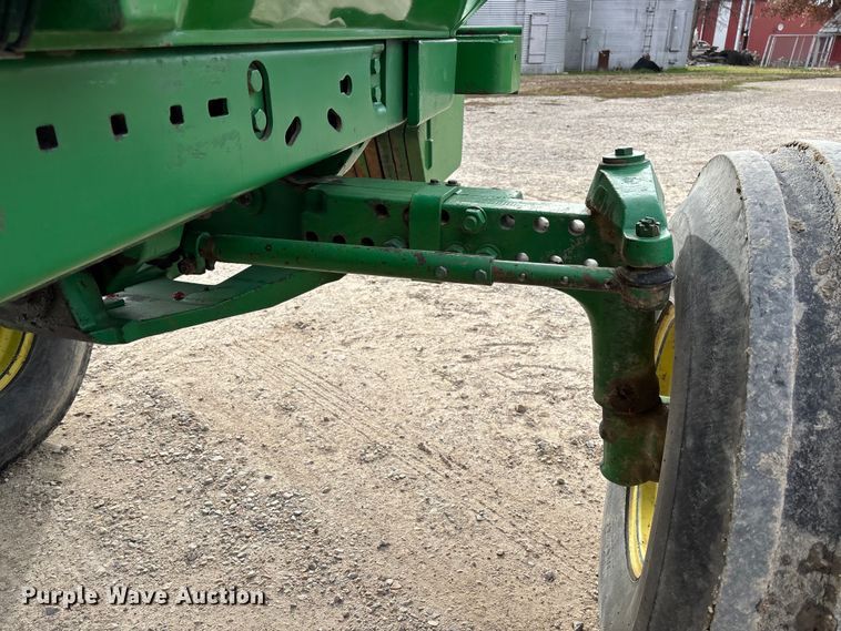 image for item EV3479 1988 John Deere 4650 tractor