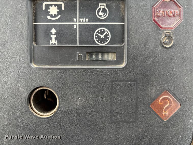 image for item EV3479 1988 John Deere 4650 tractor