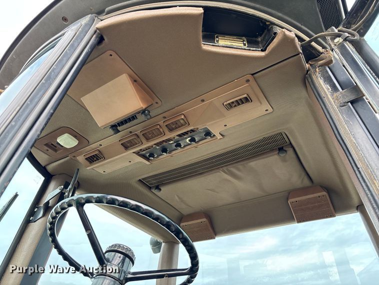 image for item EV3479 1988 John Deere 4650 tractor