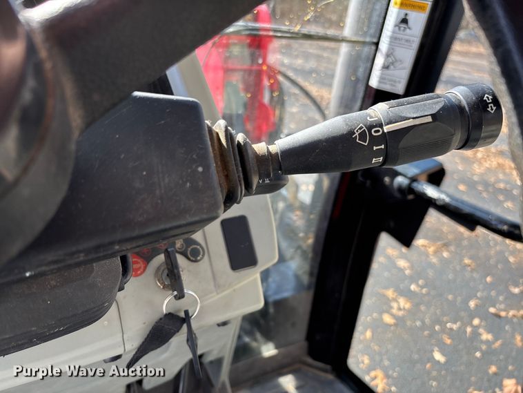 image for item EV3481 2007 Massey Ferguson 5460 MFWD tractor