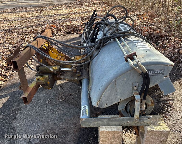 image for item EV3481 2007 Massey Ferguson 5460 MFWD tractor