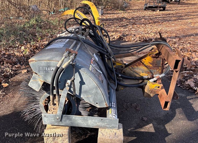 image for item EV3481 2007 Massey Ferguson 5460 MFWD tractor