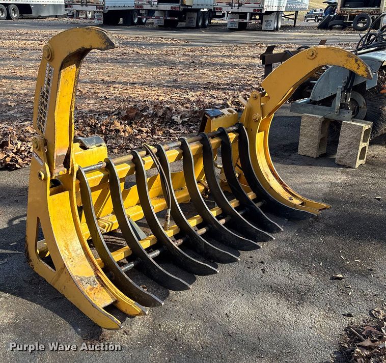 image for item EV3481 2007 Massey Ferguson 5460 MFWD tractor