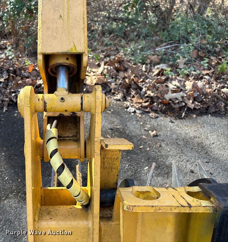 image for item EV3481 2007 Massey Ferguson 5460 MFWD tractor