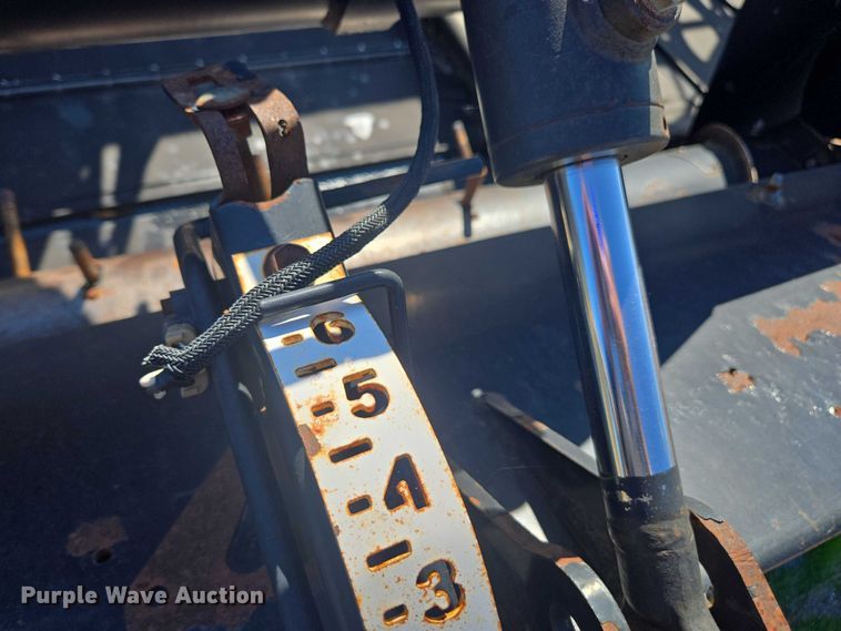 image for item EV4419 2005 Case IH 2062 36M13 2BE flex draper head