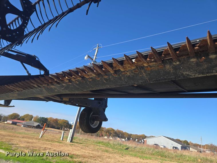 image for item EV4419 2005 Case IH 2062 36M13 2BE flex draper head