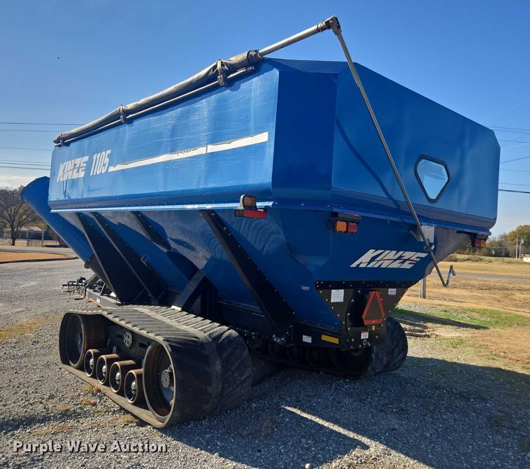 image for item EV4420 2018 Kinze 1105 grain cart