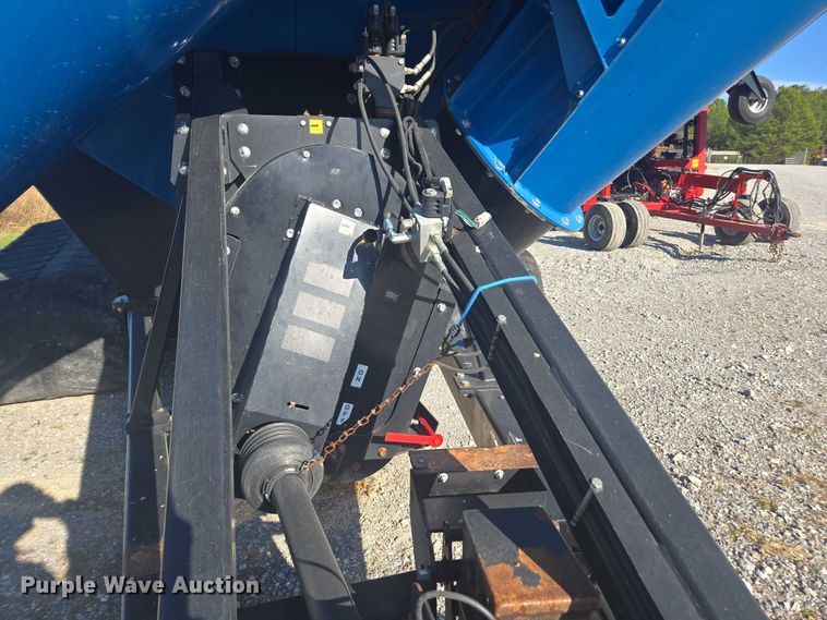 image for item EV4420 2018 Kinze 1105 grain cart