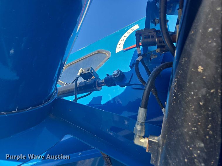 image for item EV4420 2018 Kinze 1105 grain cart