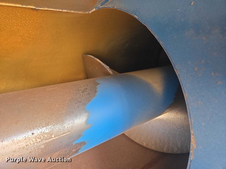 image for item EV4420 2018 Kinze 1105 grain cart