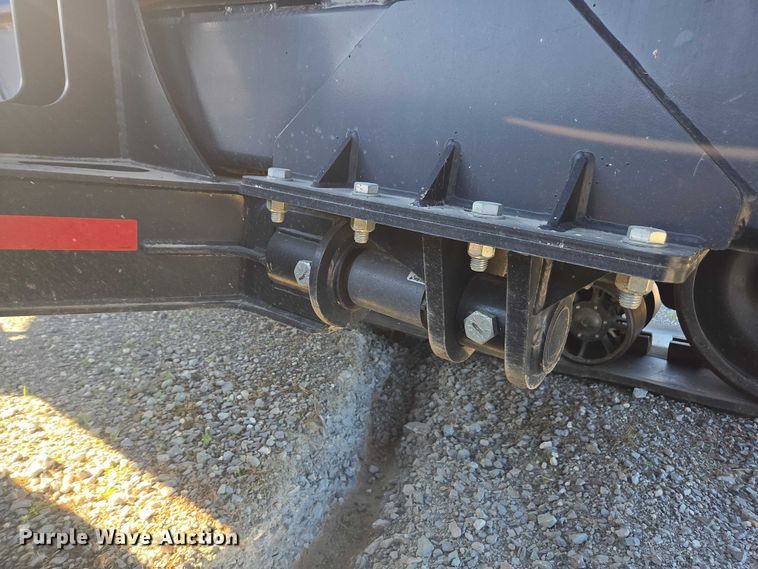 image for item EV4420 2018 Kinze 1105 grain cart