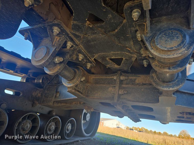 image for item EV4420 2018 Kinze 1105 grain cart