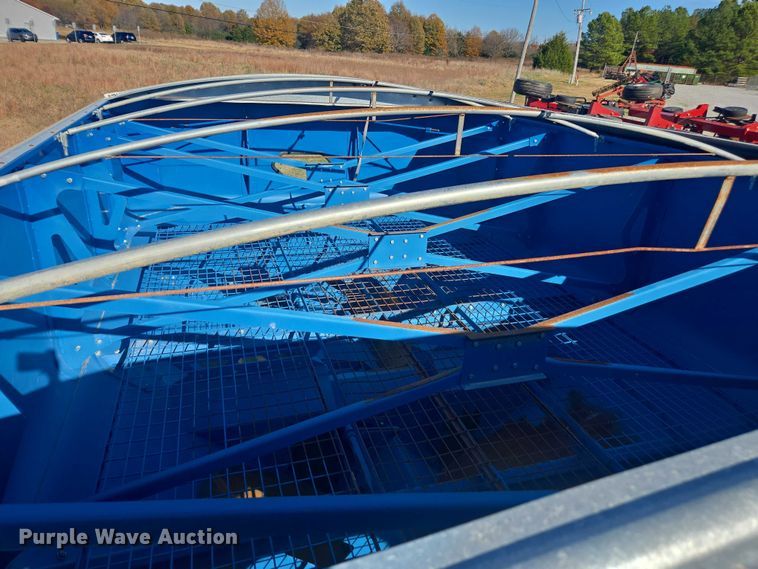 image for item EV4420 2018 Kinze 1105 grain cart