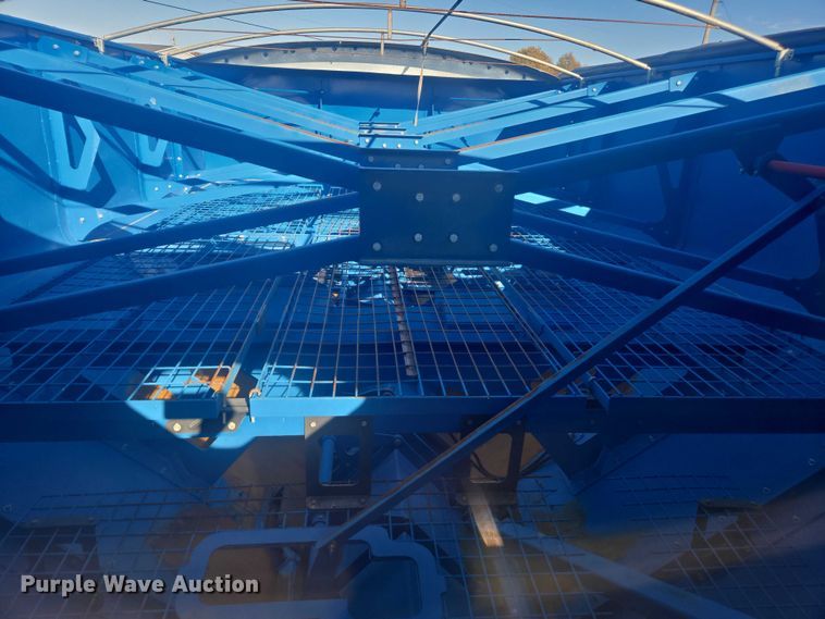 image for item EV4420 2018 Kinze 1105 grain cart