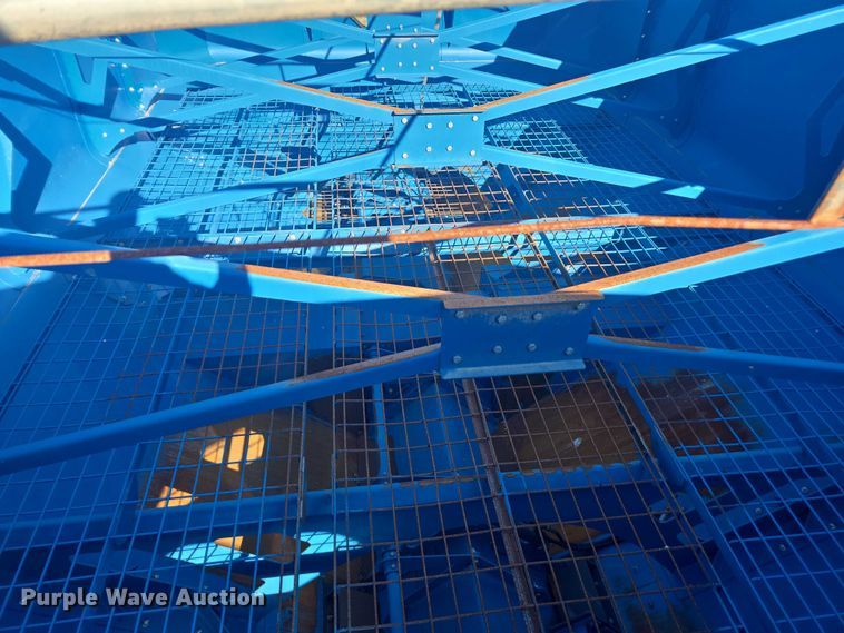 image for item EV4420 2018 Kinze 1105 grain cart