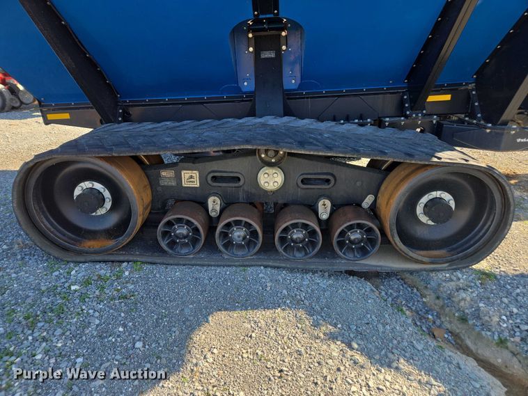 image for item EV4420 2018 Kinze 1105 grain cart
