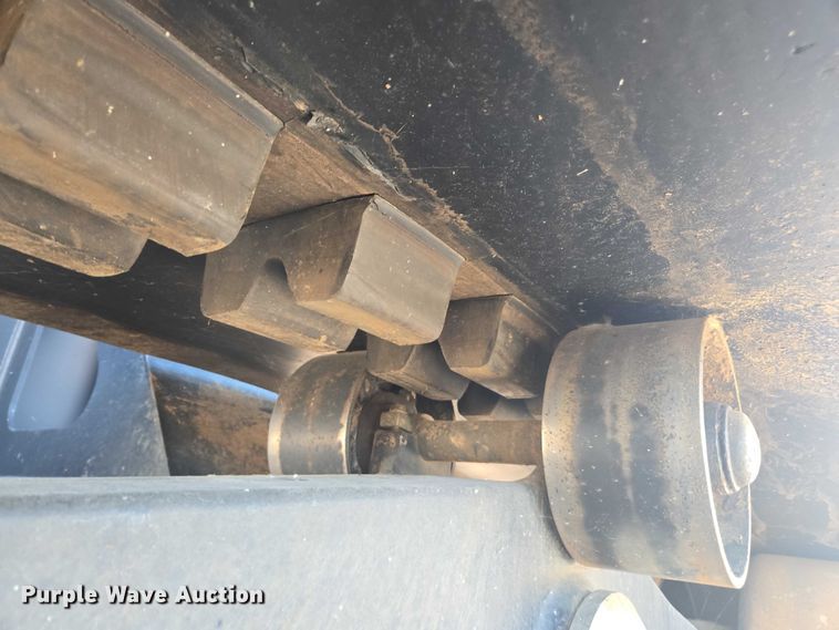 image for item EV4420 2018 Kinze 1105 grain cart